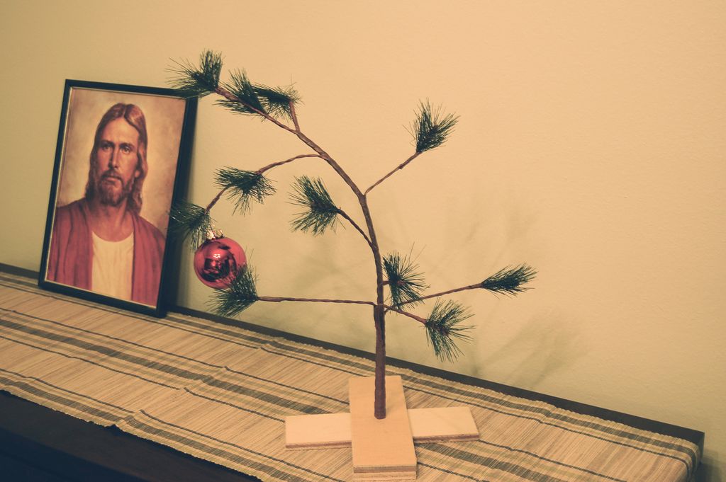 5 Ways to Keep the Christmas Spirit Year-Round (and Forever)