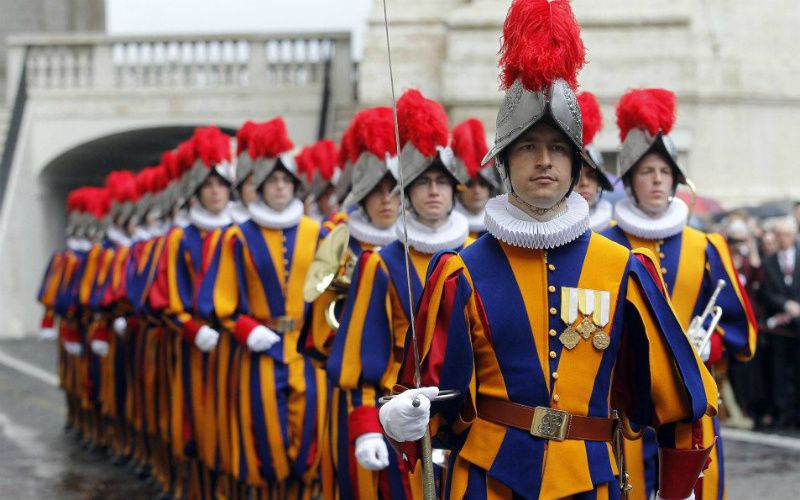 The History of Those Peculiar Looking Defenders of the Pope: the Swiss Guards