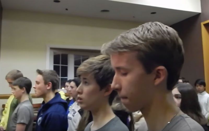 Watch Kneeling Teens Sing Breathtaking Multipart Chant at the #MotelBarMass