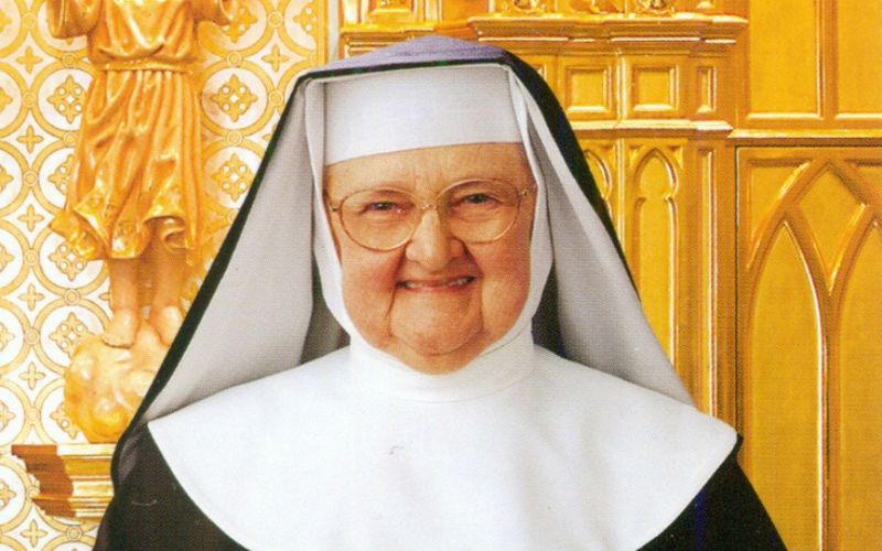 Mother Angelica Dies on Easter Sunday at 92