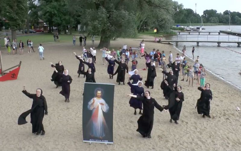 This Viral Video of Nuns Dancing for WYD Is Guaranteed to Make Your Day!