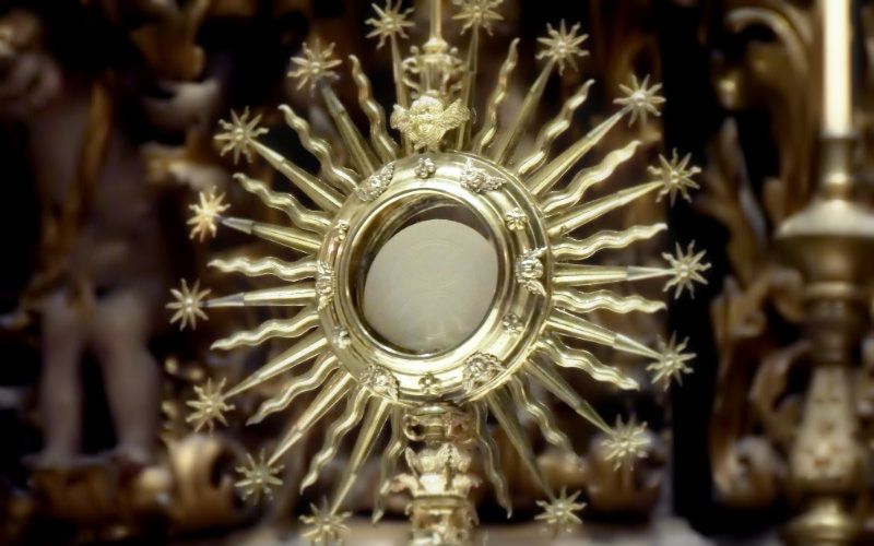 Are Catholics Really Not Supposed to Chew the Eucharist? Here Are the Facts