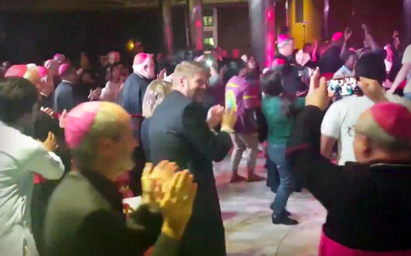 Bishops Conclude Youth Synod With Dance Party (Videos Inside)