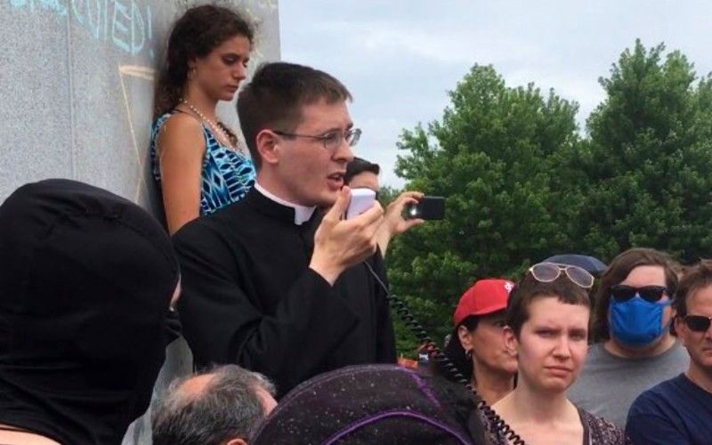 Brave Priest Stands Up Against BLM Protesters at St. Louis Statue, Gives Epic History Lesson