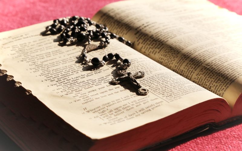 How to Read the Entire Bible - A Priest's Helpful Tips for Overcoming Frustration