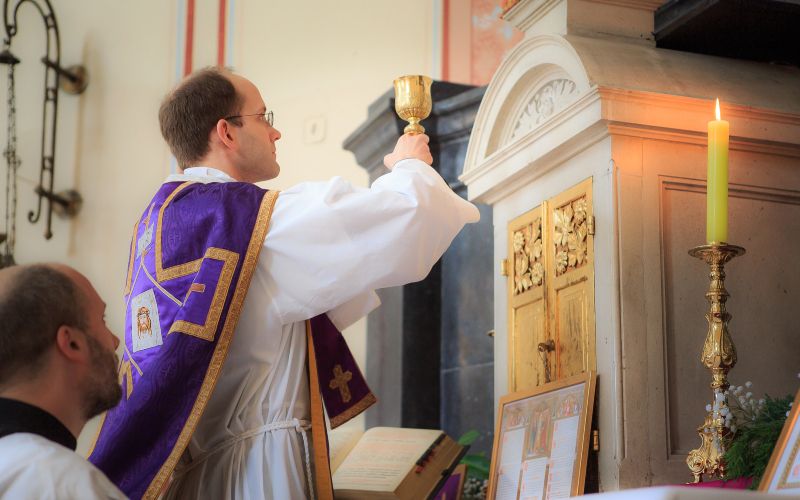 How to Understand the Traditional Latin Mass - A Brief List of Resources