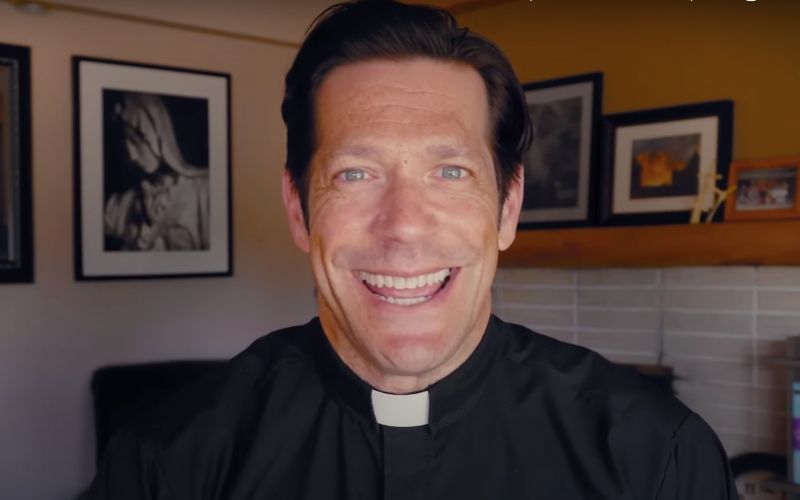 "God is Still Calling Us": Fr. Mike Schmitz Announces New Podcast 'Catechism in a Year'