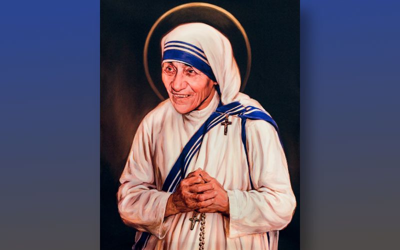 "Go Home & Love Your Family": 8 St. Mother Teresa Quotes to Help You Be a Better Person