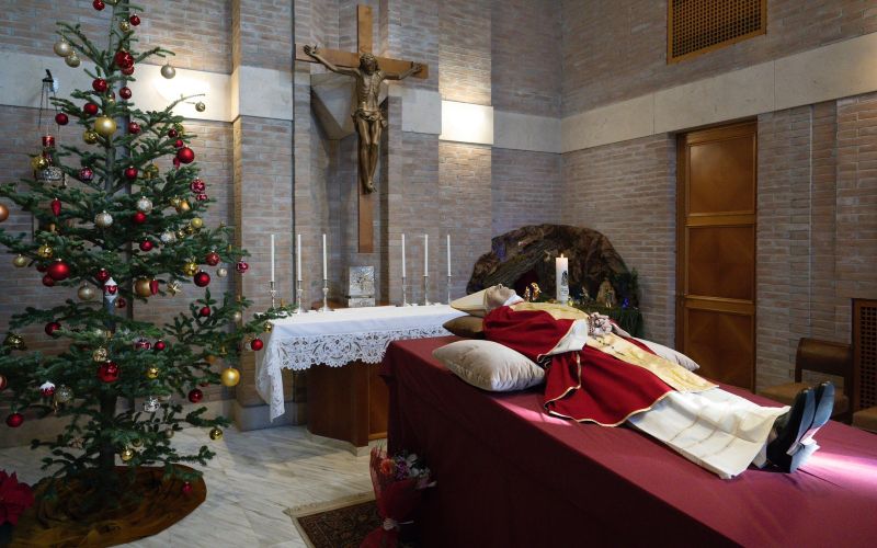 See the First Images of Benedict XVI Released by Vatican After His Death