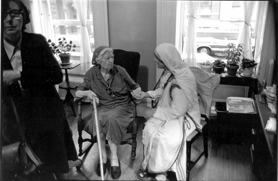 The last meeting between Mother Teresa and Dorothy Day / Jim Forest / Flickr