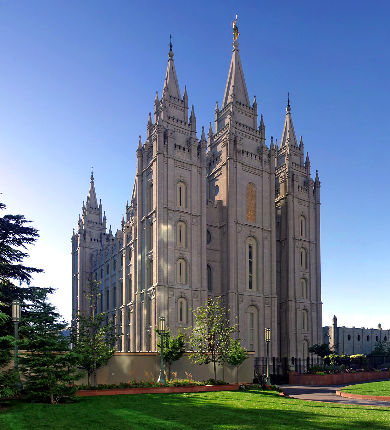Salt Lake Temple /  Entheta / Wikimedia Commons