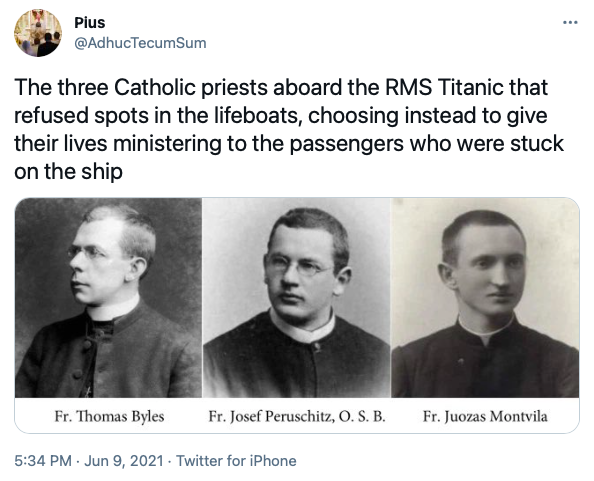 Tres sacerdotes
